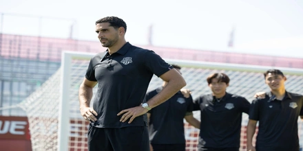 Με έπαθλο την παραμονή.jpg