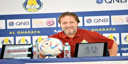 Παραμένει στην κορυφή.jpg