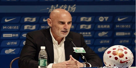 Ζητείται διάρκεια στην πρωταθλήτρια.jpg